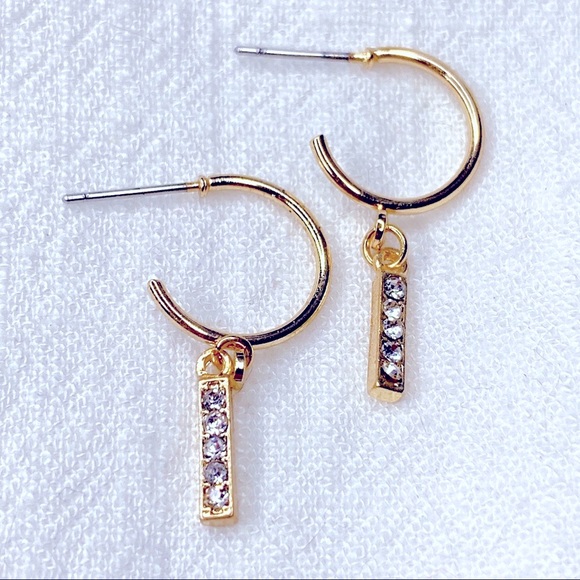 ❣️$25/3❣️ Little Rectangle Rhinestones Dangle Hoop Earrings - Picture 1 of 8